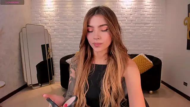 LexieWayne from StripChat is Freechat