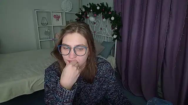 MaryyMiller from StripChat is Freechat