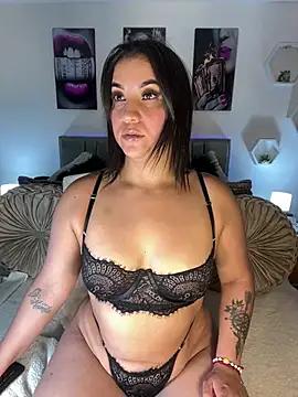 SalomeMartinesss from StripChat is Freechat