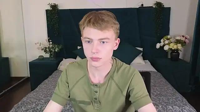 THEO__GREEN from StripChat is Freechat