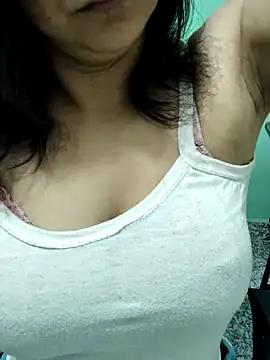 your-cutiepie from StripChat is Freechat